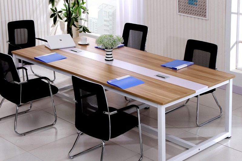 Những mẫu bàn làm việc nhân viên văn phòng được ưa chuộng nhất